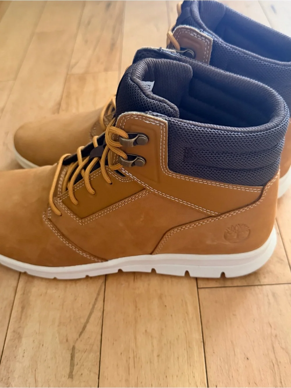 Timberland Wheat and Black Lace-Up Men's Boots with Ortholite